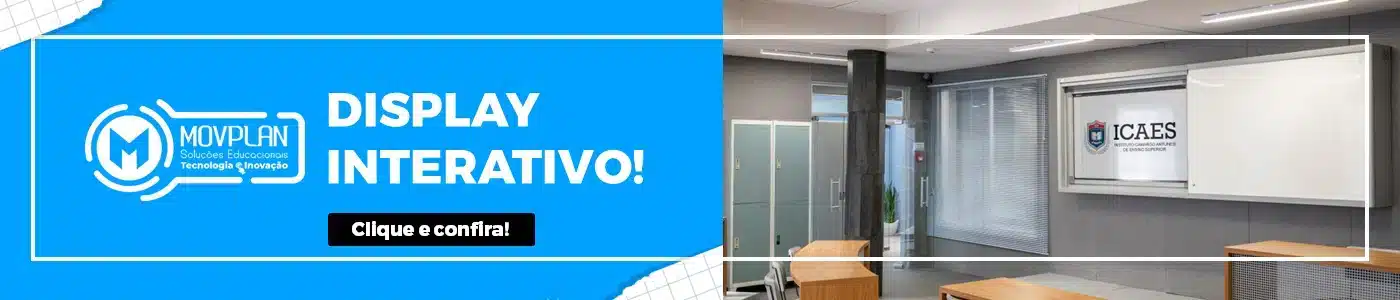 Banner de display interativo instalado em ambiente escolar