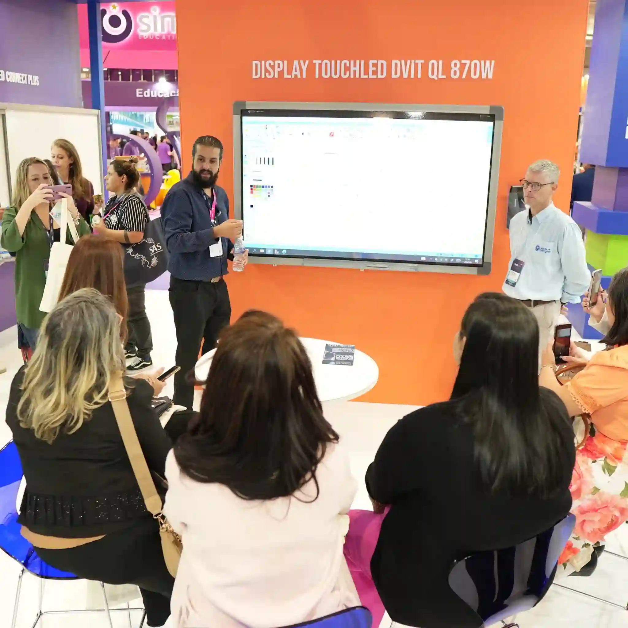 Lousa digital em evento demonstrativo